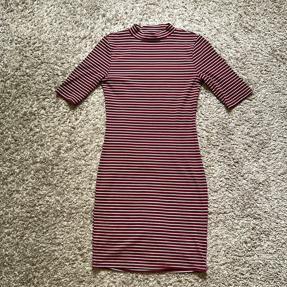 High-neck pencil dress with half-sleeves size S